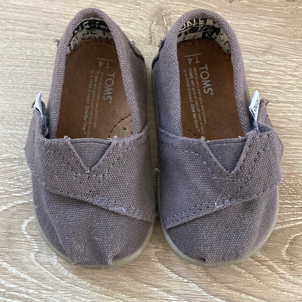 Gray TOMS Size 4